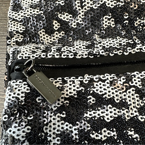 BCBG MAXARIA BAG. - Picture 2 of 10